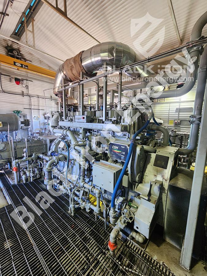 Used 840 hp Waukesha F3524GSI Natural Gas Engine c/w Silencer (Tag K-230)