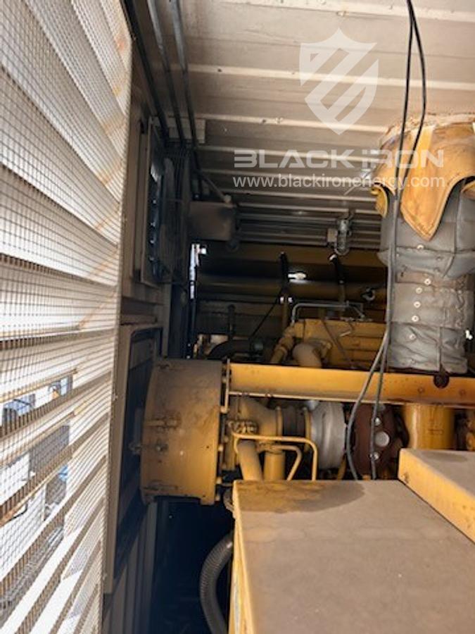 Used 1000 kW Cat XQ1000G Natural Gas Mobile Generator