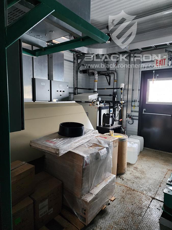 New Surplus Dual 1000 kW Nat Gas/Diesel Genset Package