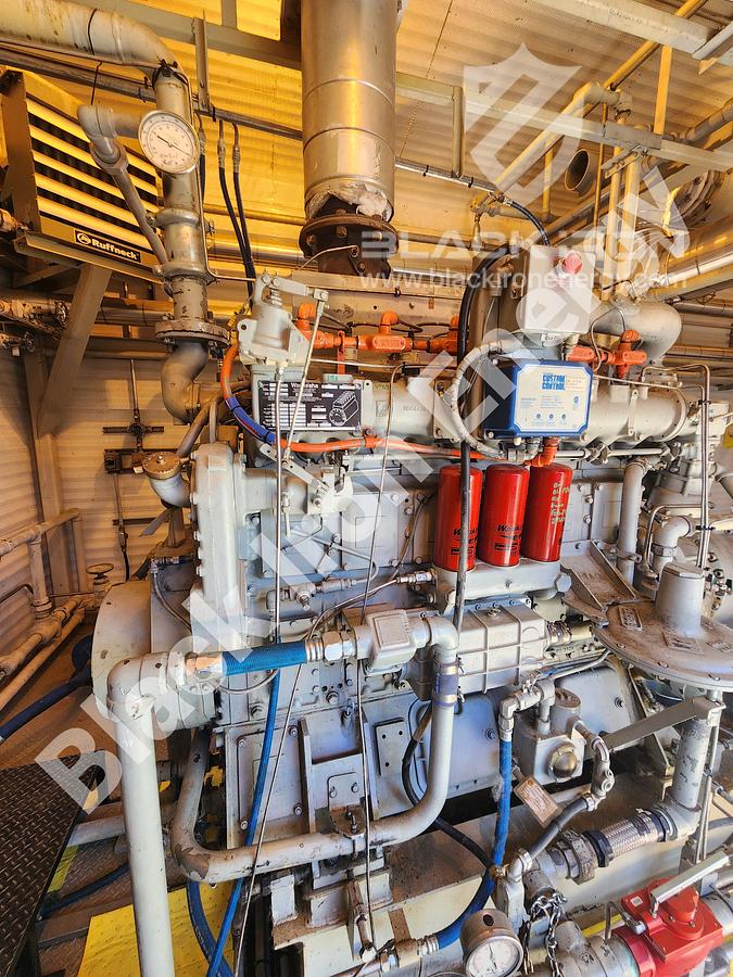 Used 392 hp Waukesha F18GL-LCR Natural Gas Engine c/w Silencer (Tag K-2760)