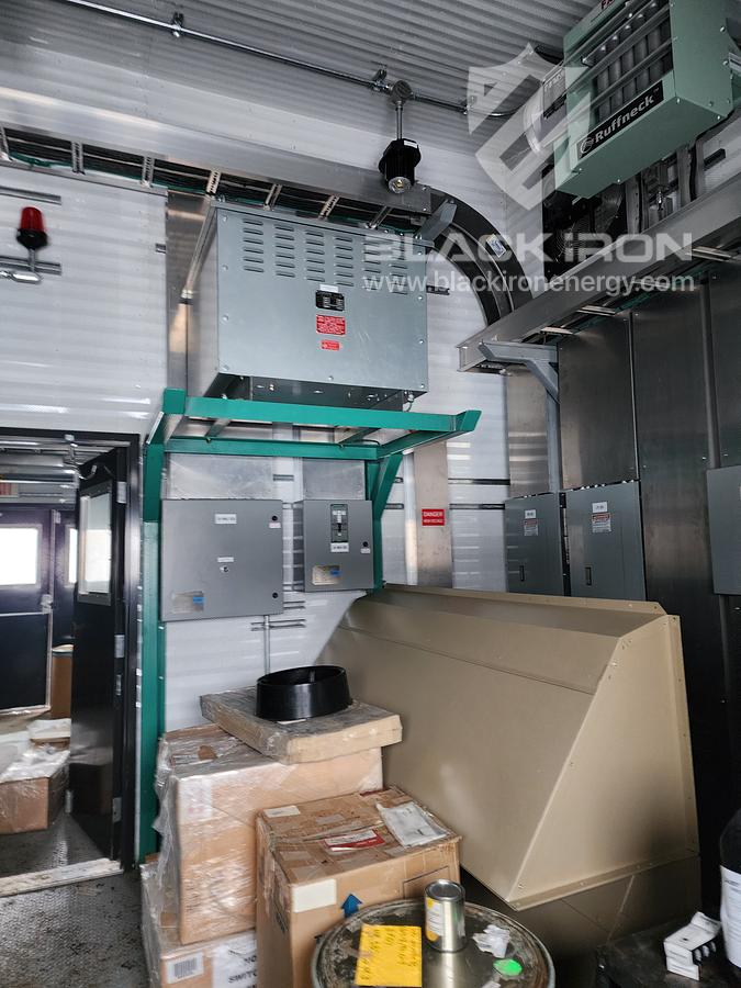 New Surplus Dual 1000 kW Nat Gas/Diesel Genset Package