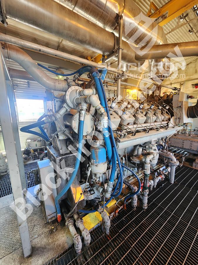 Used 1480 hp?? Waukesha L7042GL Natural Gas Engine (NO NAMEPLATE) c/w Silencer (Tag K-200)