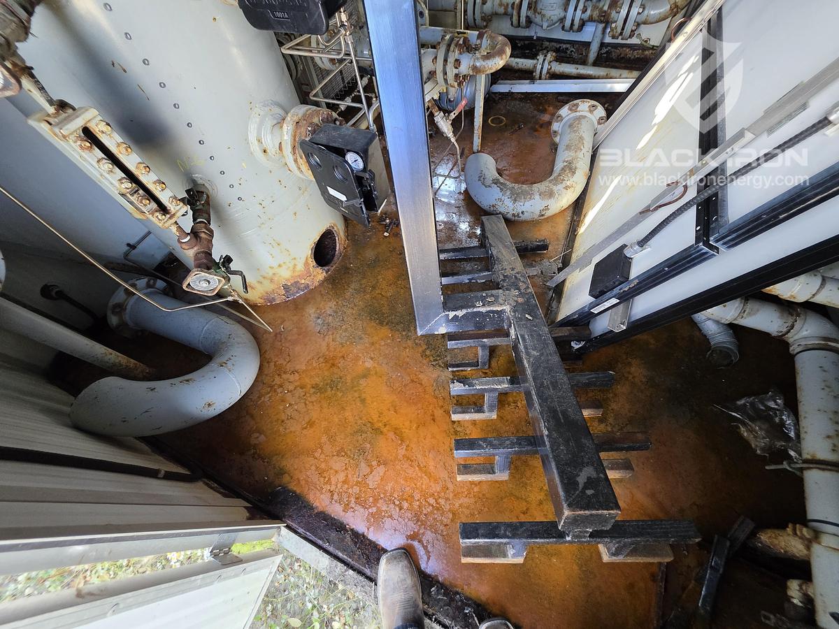 Used ** SALE PENDING ** 30" x 10', 1440 Psi, Vertical w/ 400BBL Tank - Separator #14570