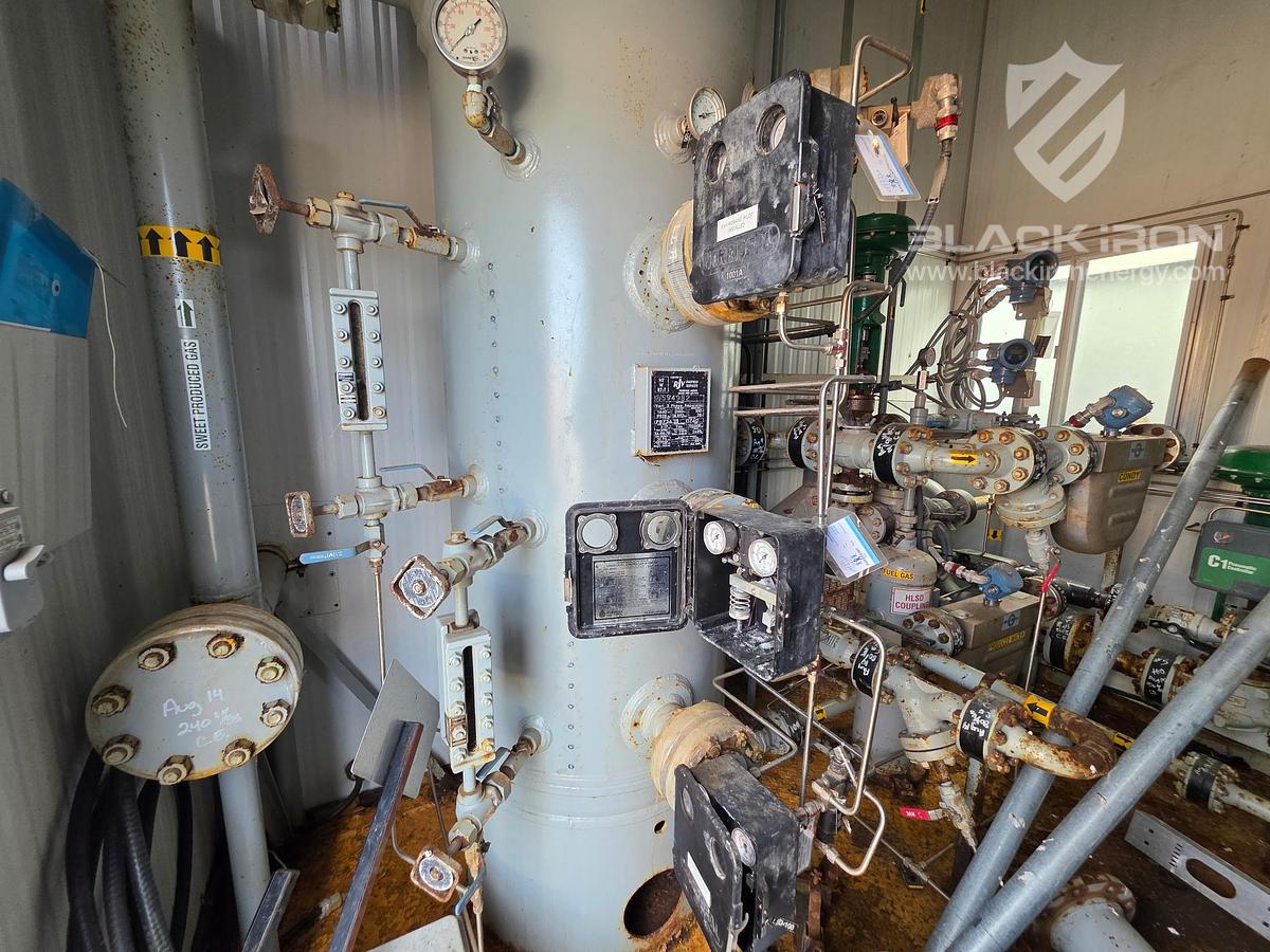 Used 30" x 10', 1440 Psi, Vertical w/ 400BBL Tank - Separator #