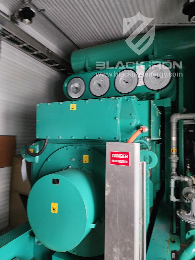 New Surplus Dual 1000 kW Nat Gas/Diesel Genset Package