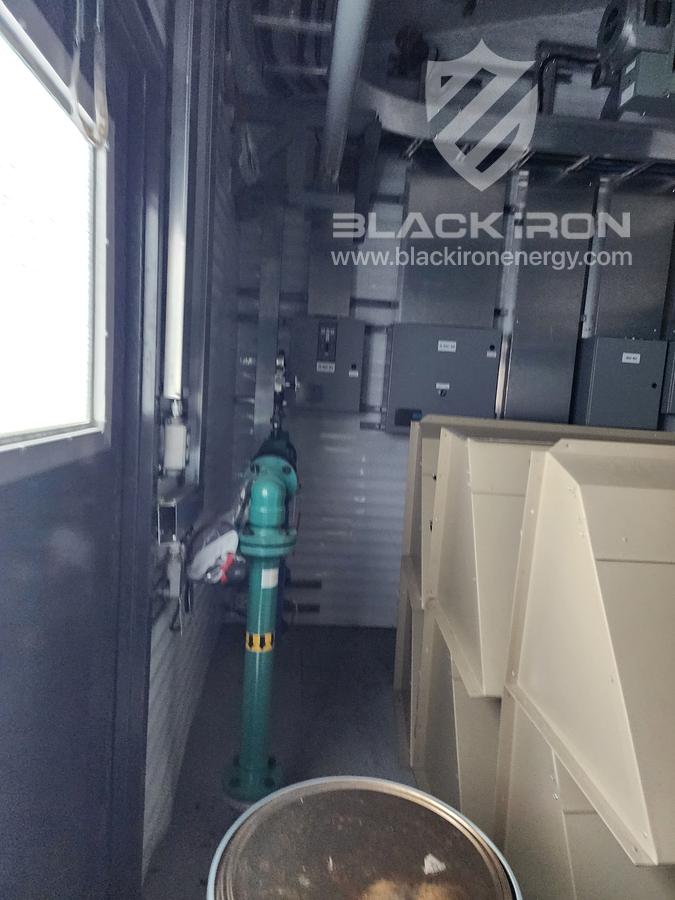 New Surplus Dual 1000 kW Nat Gas/Diesel Genset Package