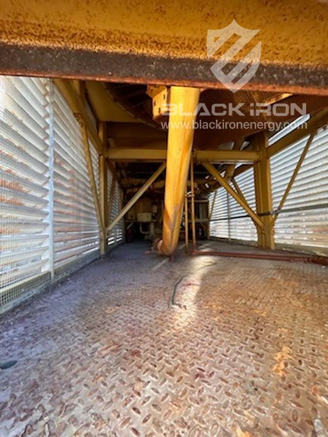 Used 1000 kW Cat XQ1000G Natural Gas Mobile Generator