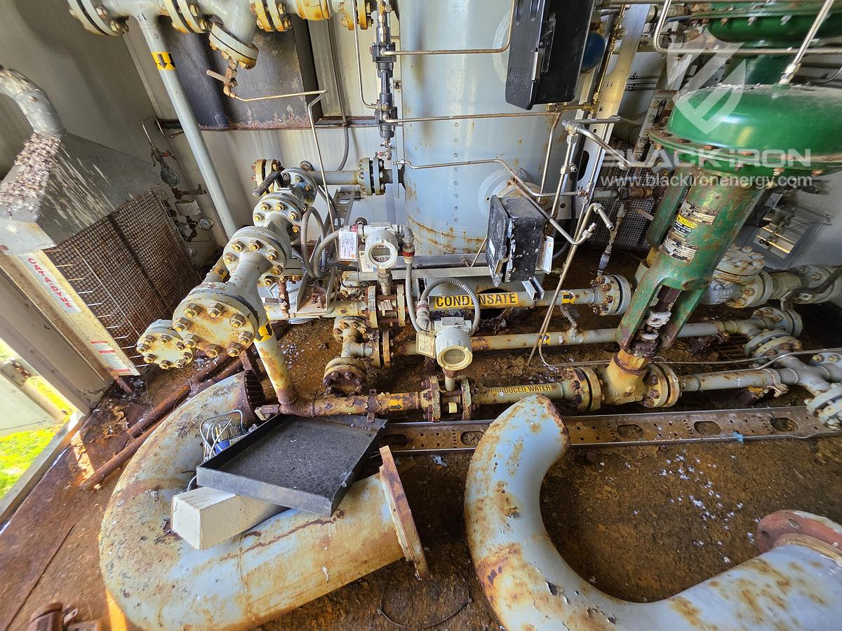 Used 30" x 10', 1440 Psi, Vertical w/ 400BBL Tank - Separator #15002