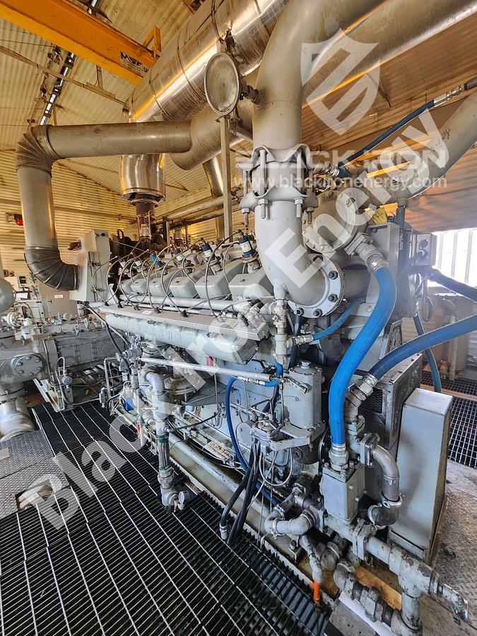 Used 1480 hp?? Waukesha L7042GL Natural Gas Engine (NO NAMEPLATE) c/w Silencer (Tag K-200)