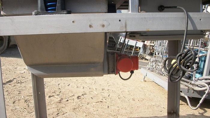 Used Screen, Vibratory, 32" x 17" x 17", 1/2 Hp, Custom #S741358