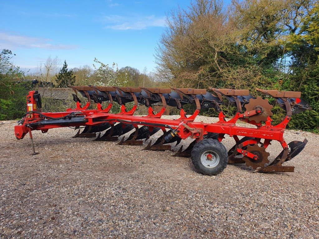 Used Gregoire Besson HRPC7 Plough