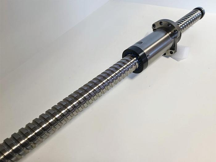 Geschliffener Präzisions Kugelgewindetrieb mit Lagern, D50 mm, 1143 mm, Steinmeyer, neu