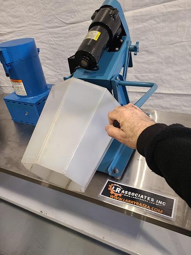 Used Parts Tumbler for Finishing & Deburring Metal or Plastic Parts.