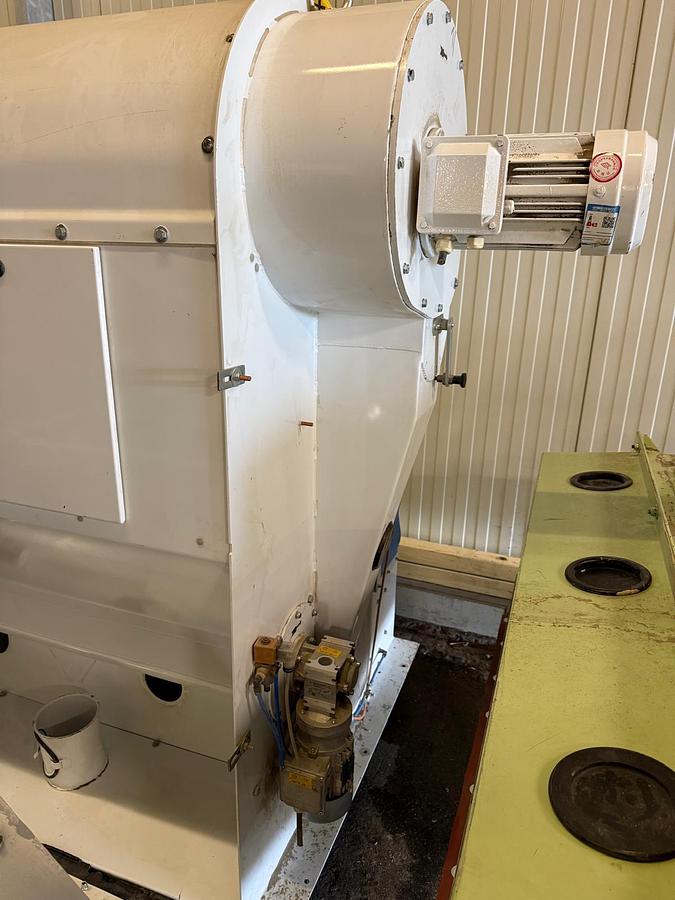 Used BUHLER ALMK 150 AIR RECYLCE UNIT.