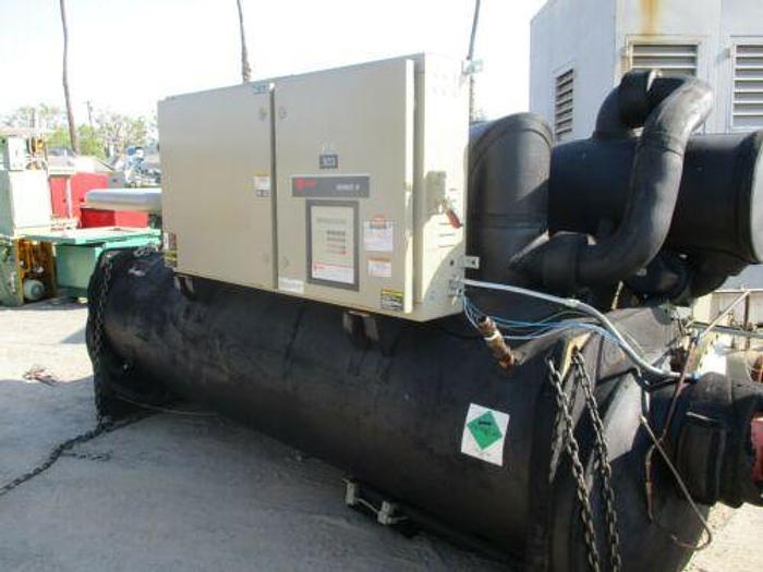 Used 2001 TRANE MODEL RTHC1C2F 300 TON CHILLER WITH DUAL HELICAL ROTARY COMPRESSORS