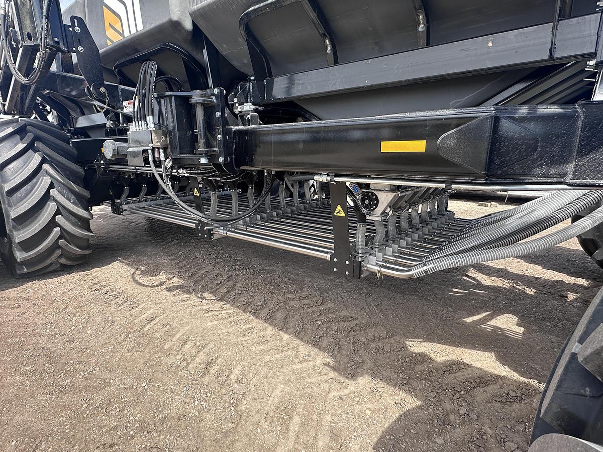 2025 SeedMaster 8012 Wide M Single Knife & E860 Cart