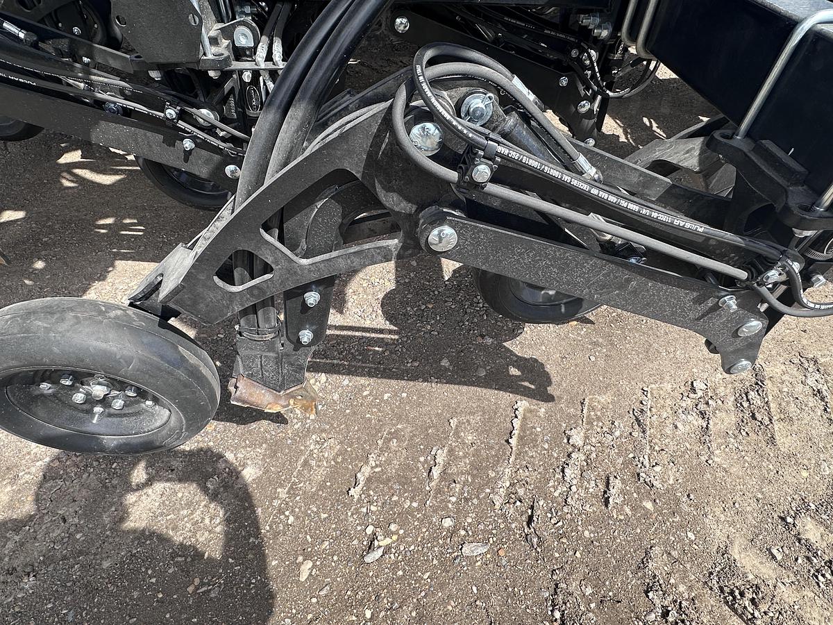 2025 SeedMaster 8012 Wide M Single Knife & E860 Cart