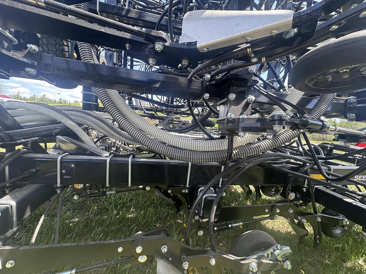 2025 SeedMaster 7012 TXB Air Drill