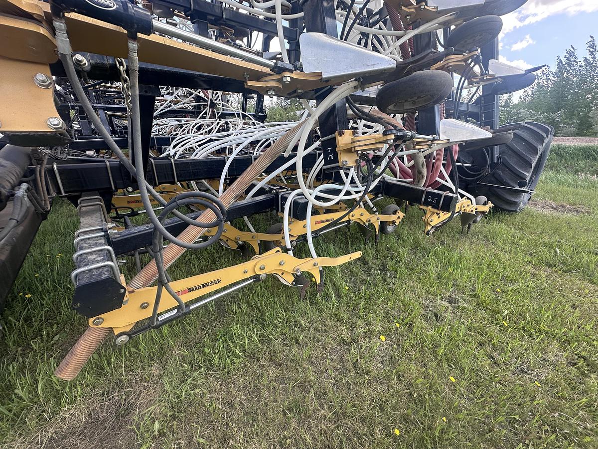 Used Used 2013 SeedMaster 7212 Air Drill