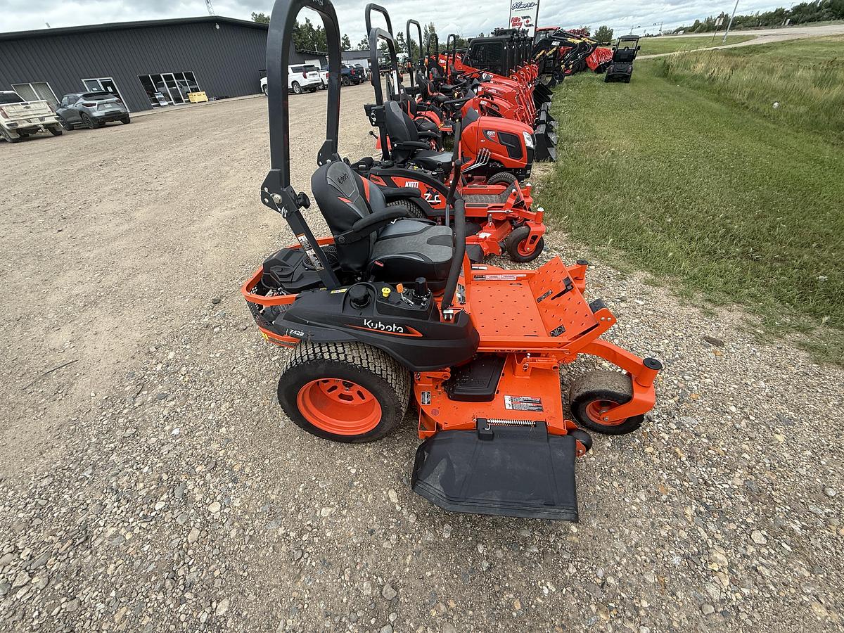 Used 2025 Kubota  Z422