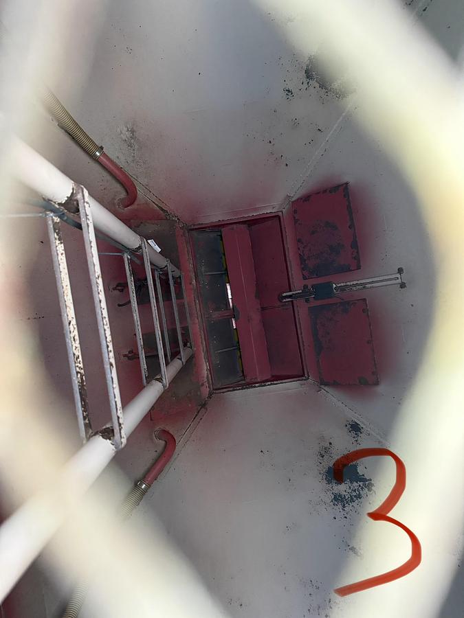 Used 2011 Morris 8370XL