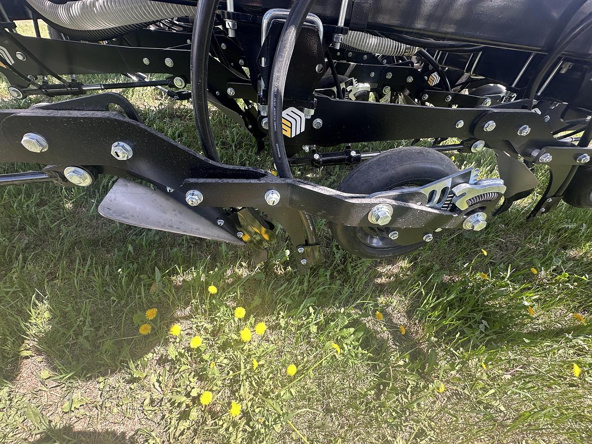 2025 SeedMaster 7012 TXB Air Drill