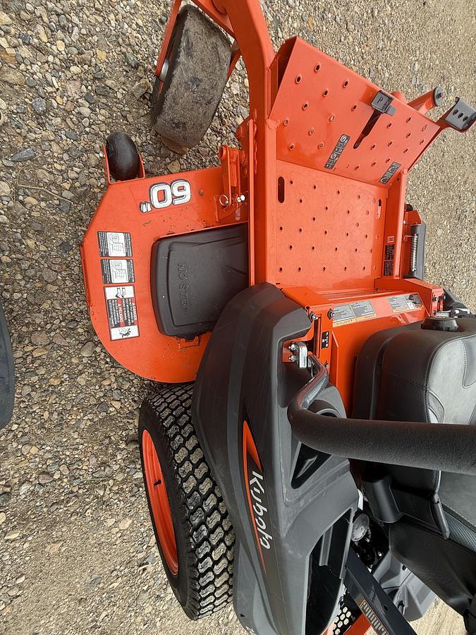 Used 2025 Kubota Z422