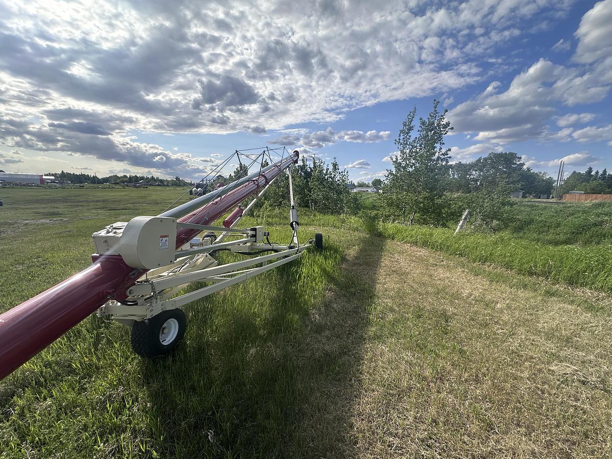 2021 Farm-King CX 1061