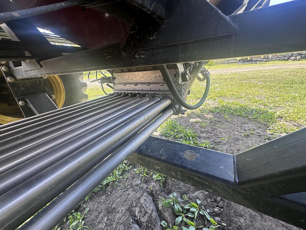 Used 2014 Seed Hawk 6010 Air Drill