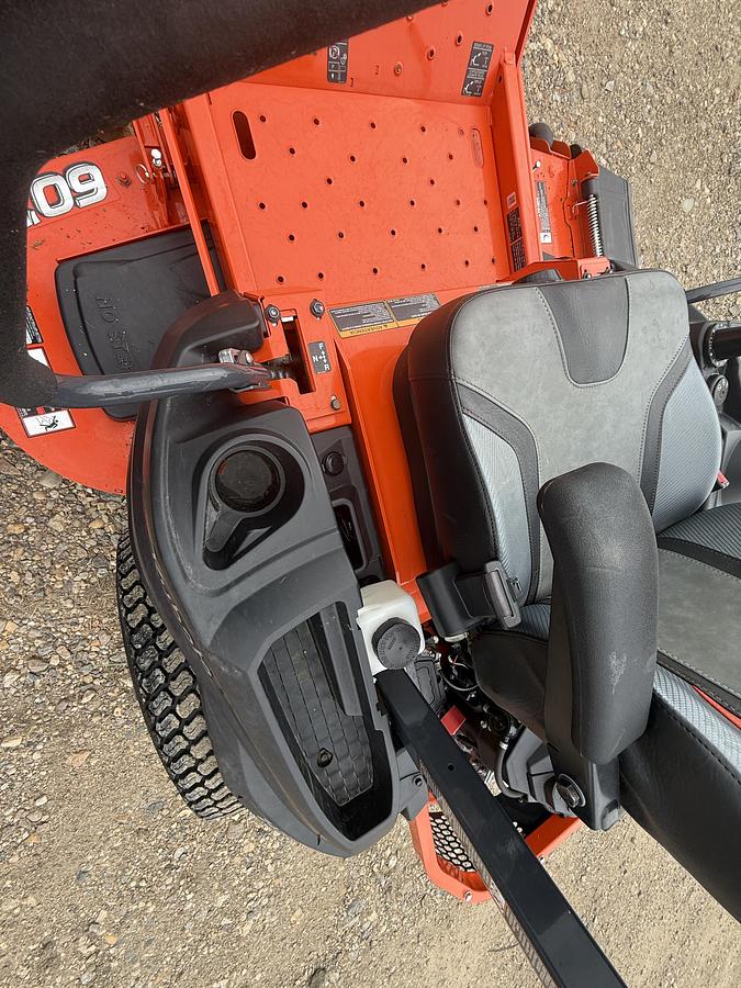 Used 2025 Kubota Z422