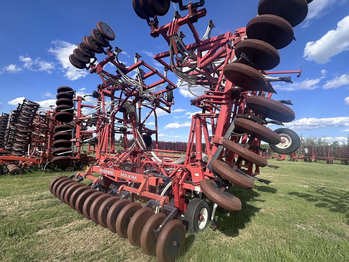 Used 2000 Morris MAXIM