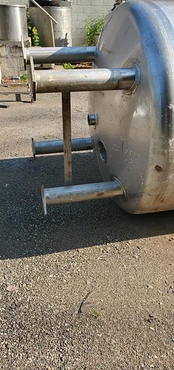 Used 700 GALLON VERTICAL PRESSURE VESSEL - T-316L S/S - 50 PSI/FV INTERNAL