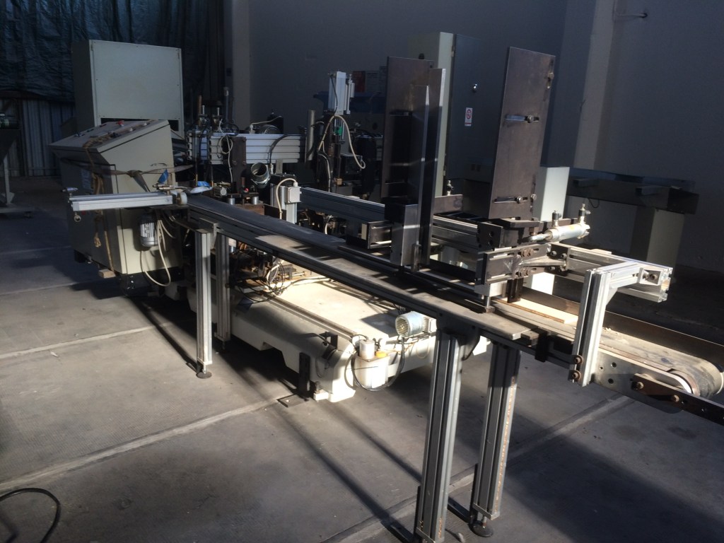 Usato 2008 Fresatrice Levigatrice Troncatrice per gambe di sedia o elementi simili