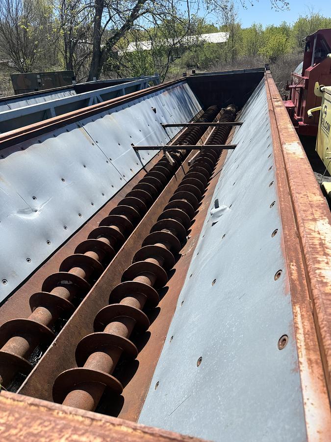 Used Twin Screw Conveyor Bin with discharge screw