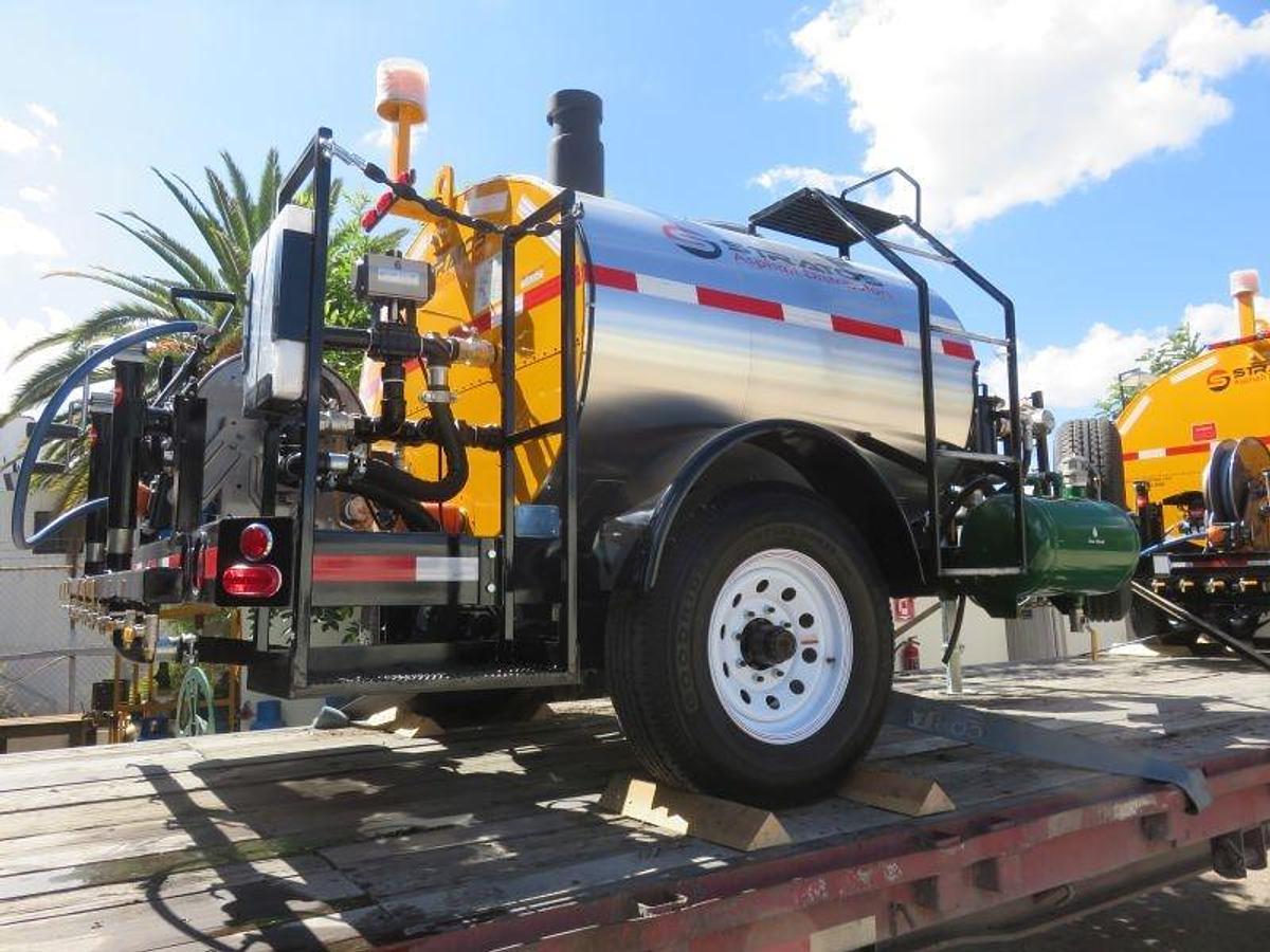 400 Gallon Distributor Trailer