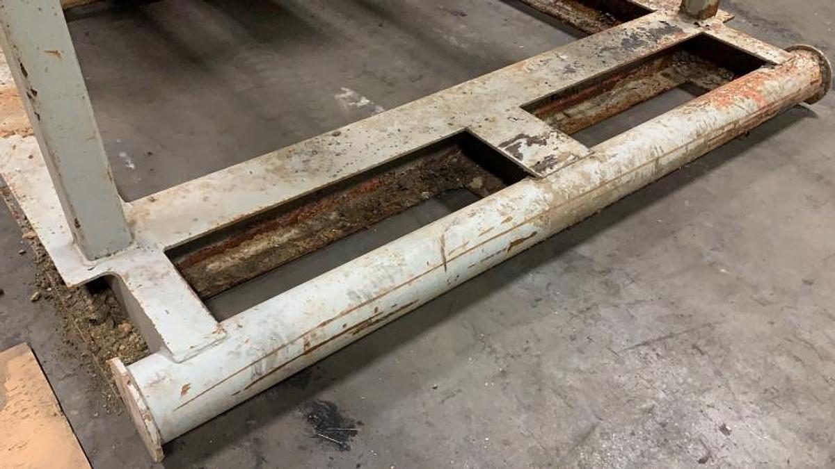 Used Twin Screw Conveyor Bin with discharge screw