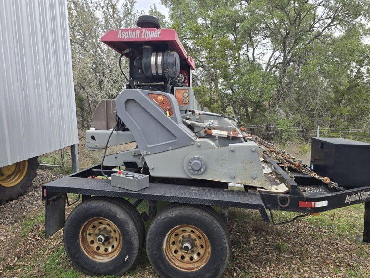 Used 2006 Asphalt Zipper AZ-500