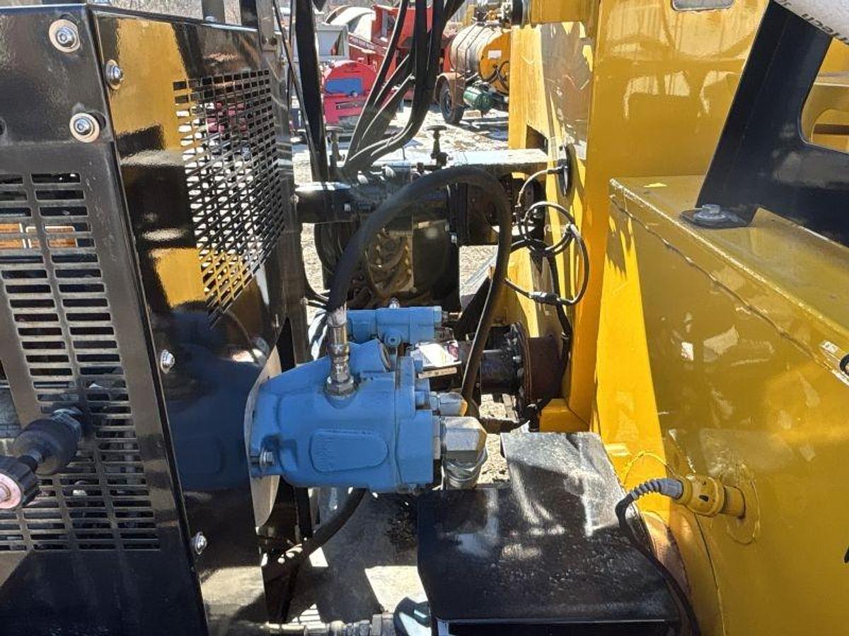 Used Stepp SRM 10-120  Asphalt Recycler 3/4 ton batch recycler with heated AC tank and wand