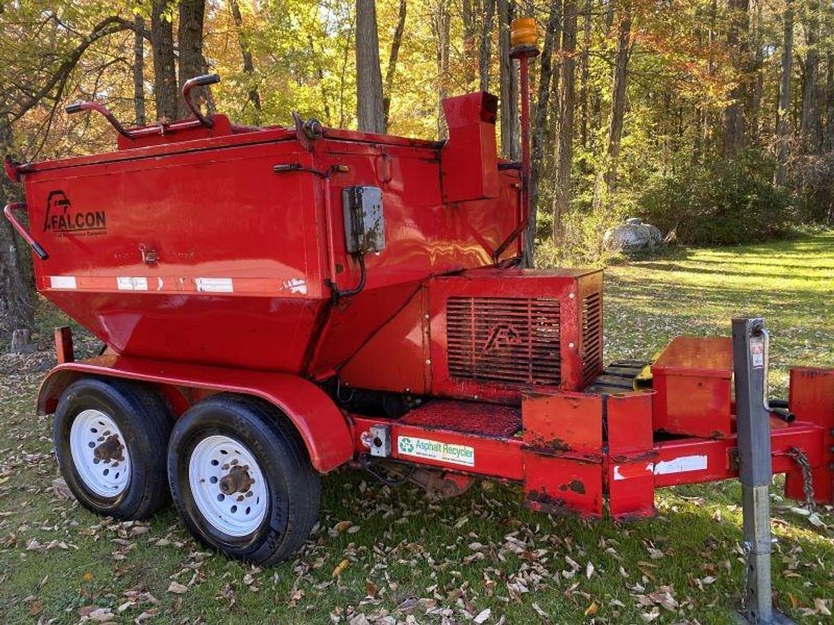 Used 2012 Falcon 4 Ton Dump Hotbox/ Reclaimer