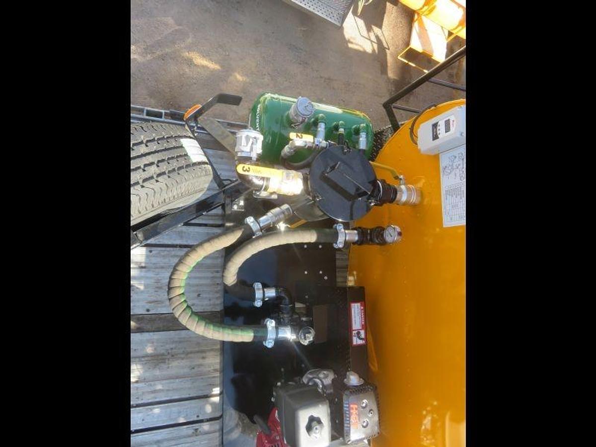 600 Gallon Asphalt Distributor Trailer