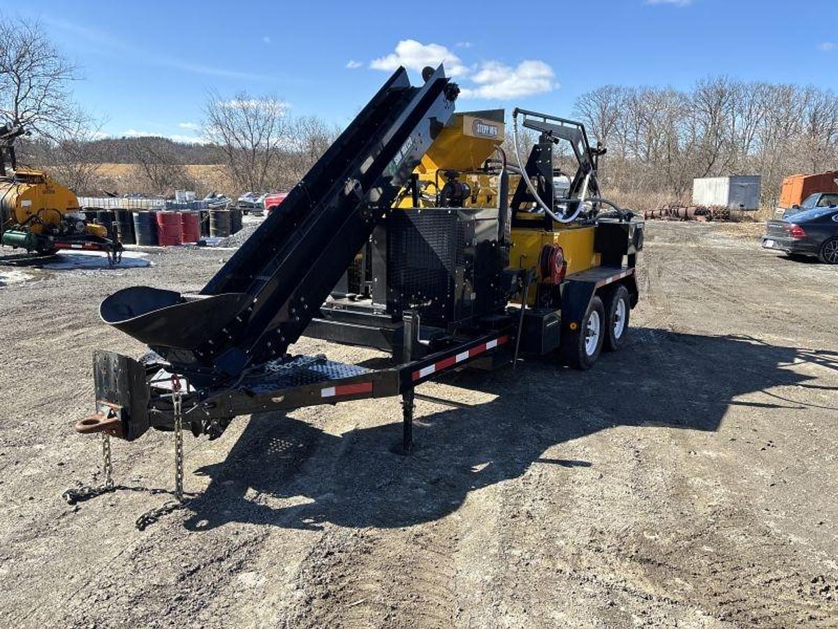 Used Stepp SRM 10-120  Asphalt Recycler 3/4 ton batch recycler with heated AC tank and wand