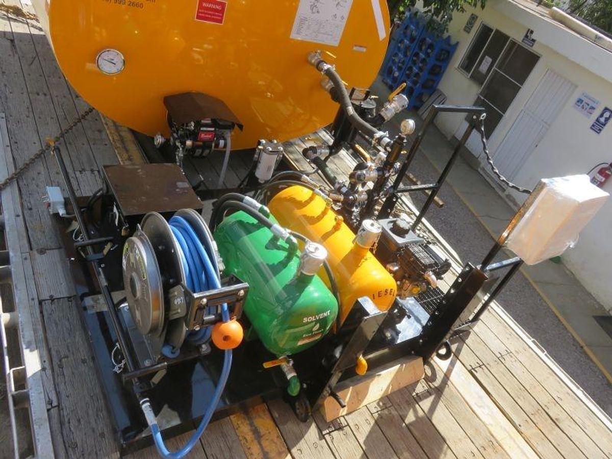 1000 Gallon Distributor Skid Mounted