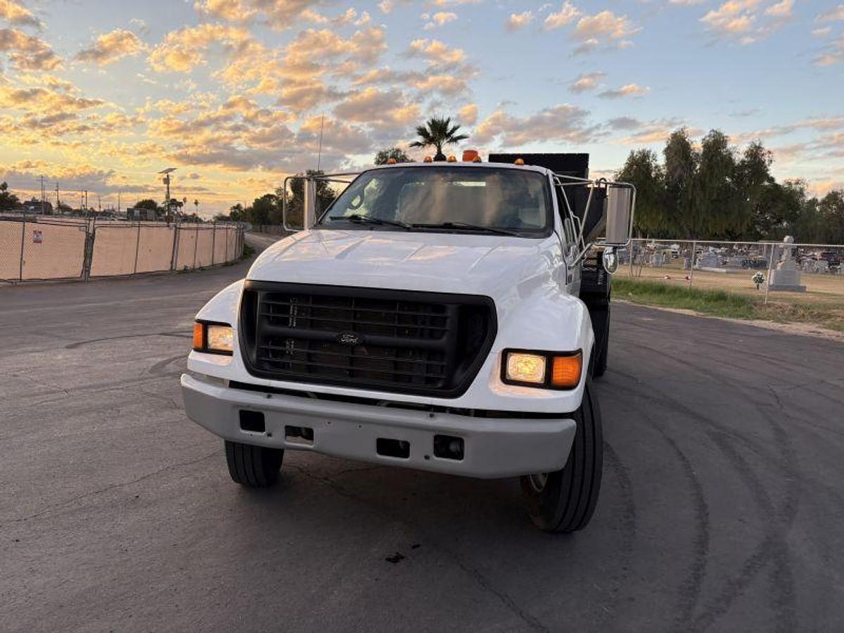Used PB Loader BC-5 on 2000 Ford F750