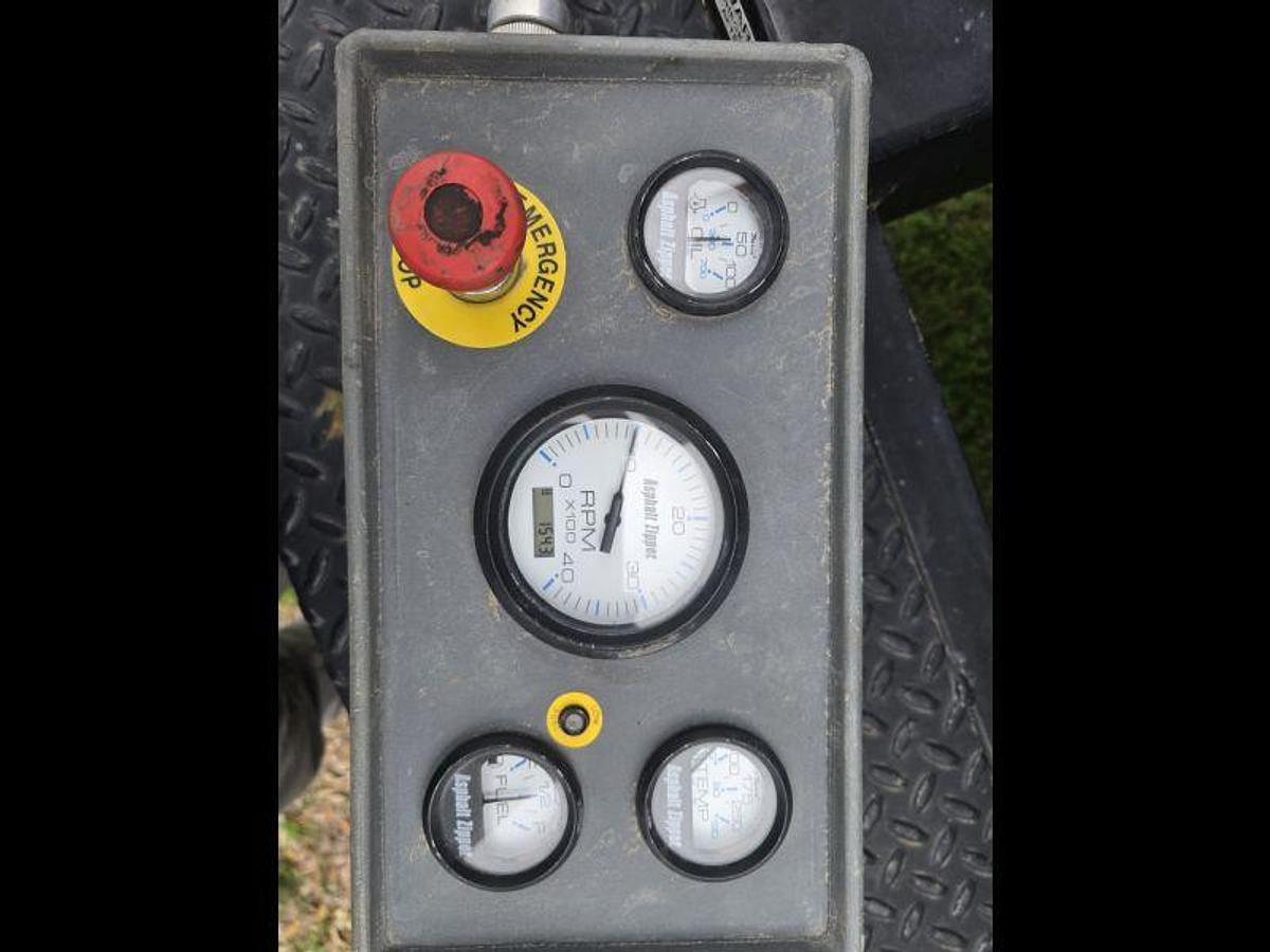 Used 2006 Asphalt Zipper AZ-500