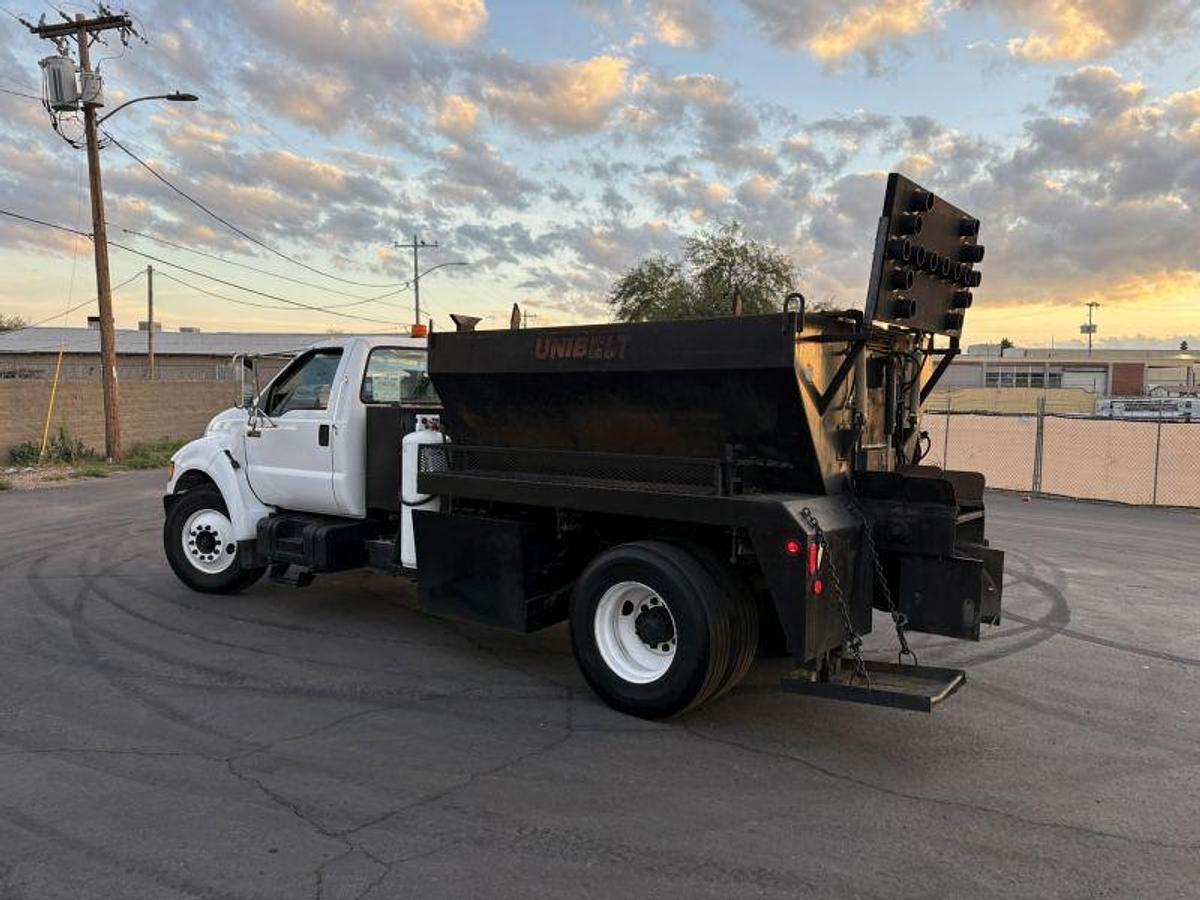 Used PB Loader BC-5 on 2000 Ford F750