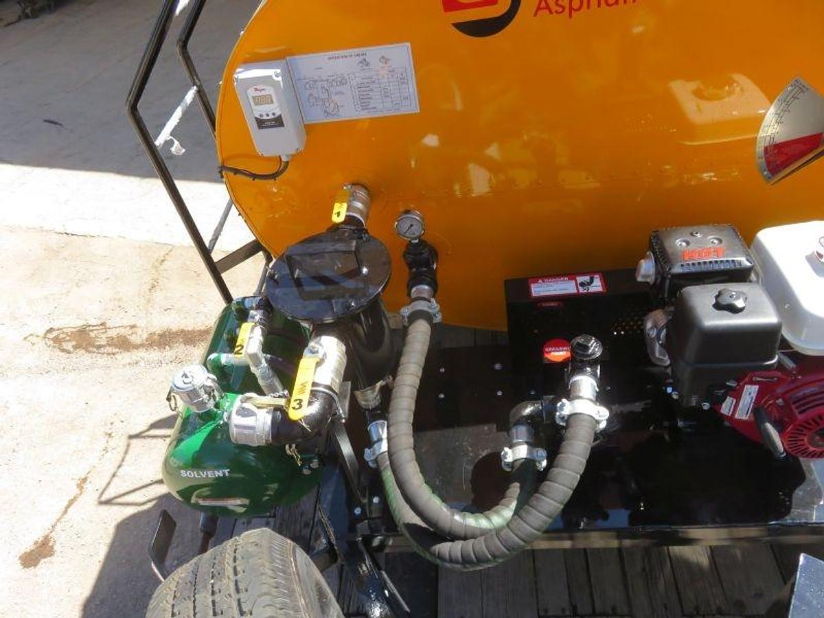 400 Gallon Distributor Trailer