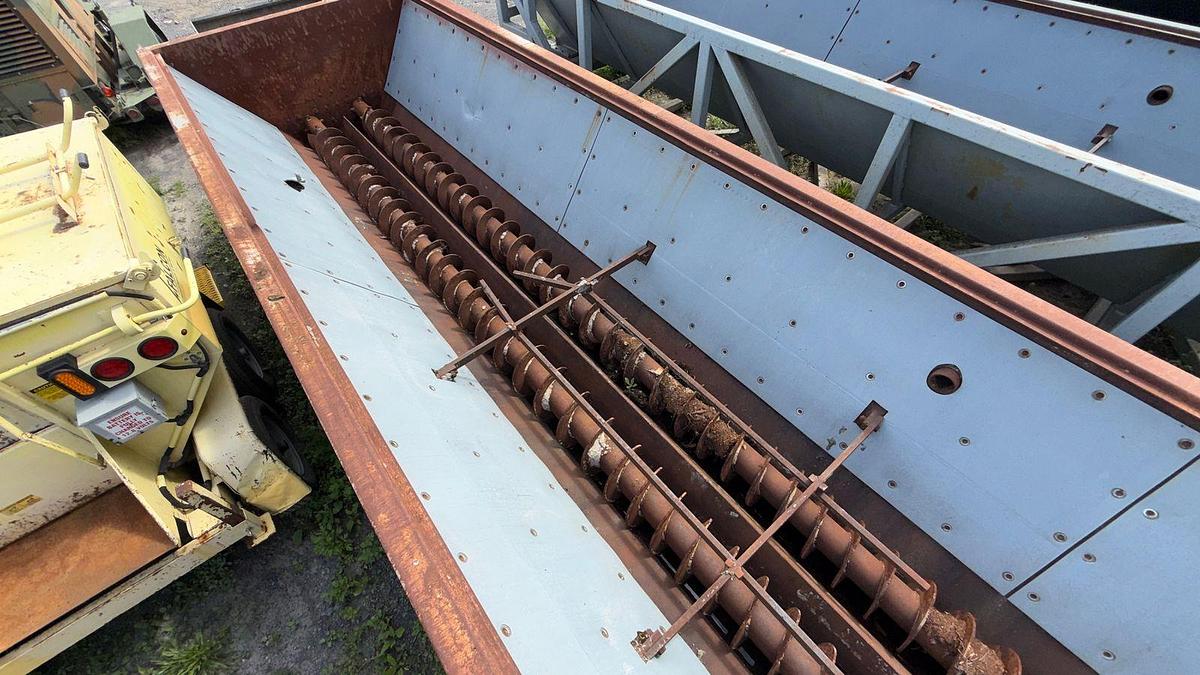 Used Twin Screw Conveyor Bin with discharge screw