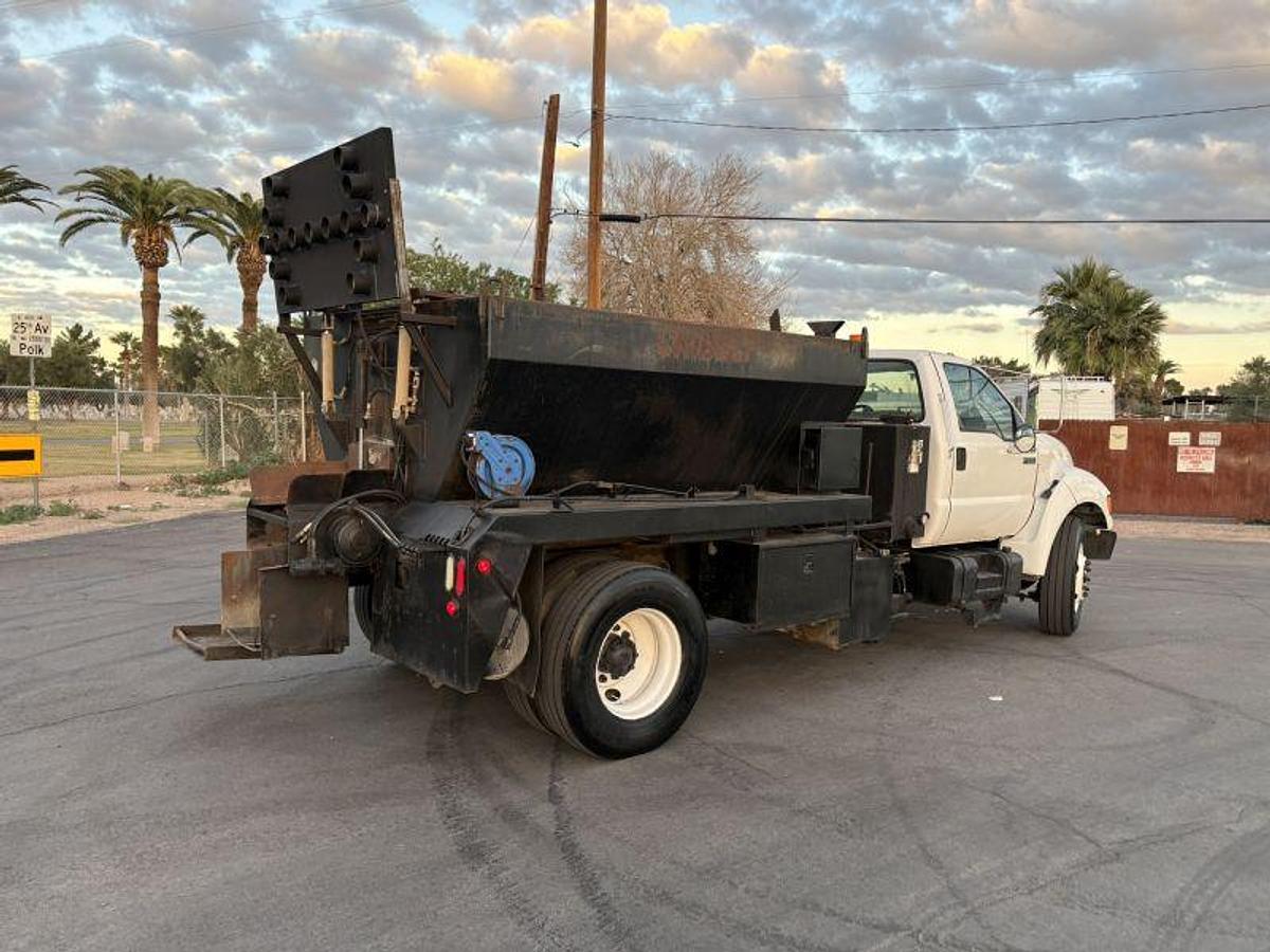 Used PB Loader BC-5 on 2000 Ford F750