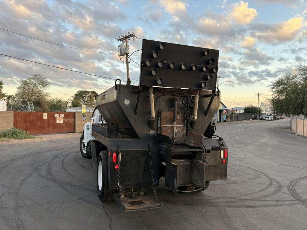 Used PB Loader BC-5 on 2000 Ford F750