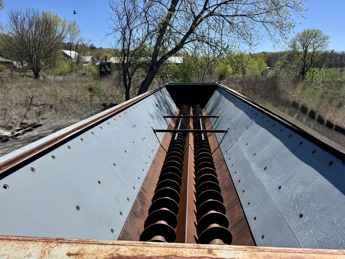 Used Twin Screw Conveyor Bin with discharge screw
